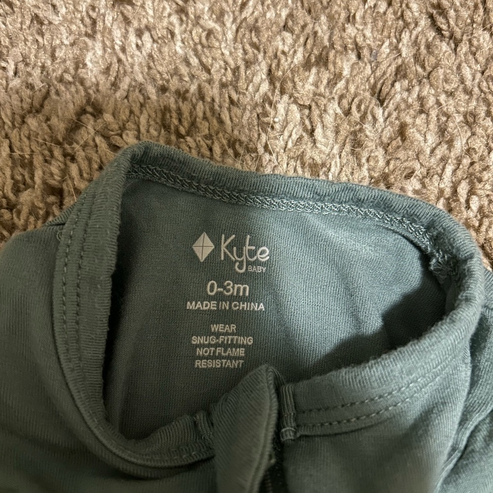 Kyte baby 0-3 month footie pjs